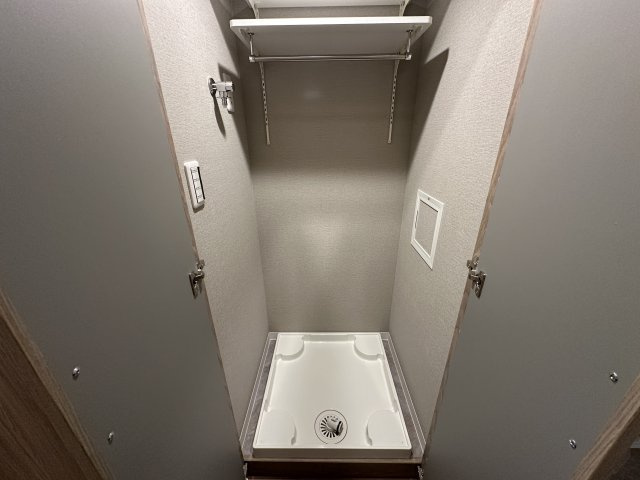 歌敷山ダイヤハイツのランドリースペース