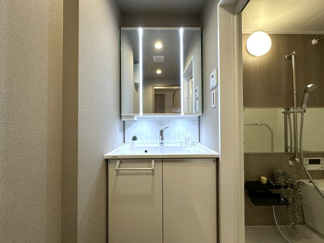 歌敷山ダイヤハイツの独立洗面台