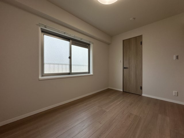 歌敷山ダイヤハイツの洋室