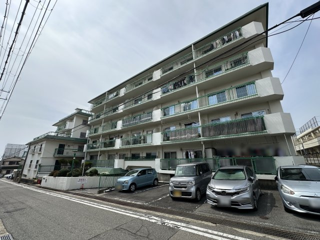 歌敷山ダイヤハイツの外観