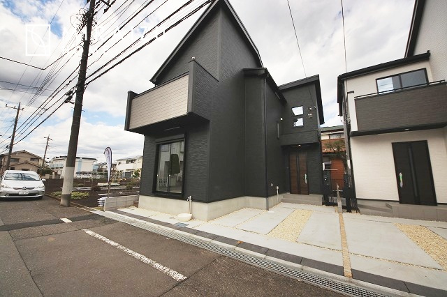 【前面道路含む現地写真】 | 前面道路☆運転が不安な方も安心な前面道路、きちんと幅員のある道路は女性にも安心です。整備されている道路は気持ちも良いですね♪