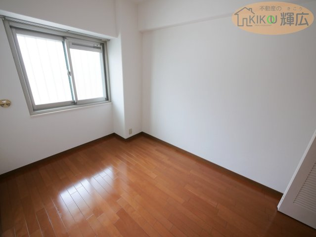 【洋室】 | 明石土山駅前スカイハイツC棟　3階