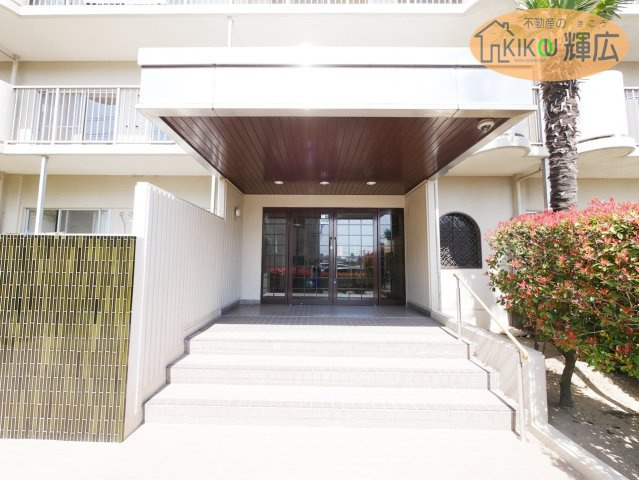 【エントランス】 | 明石土山駅前スカイハイツC棟　3階