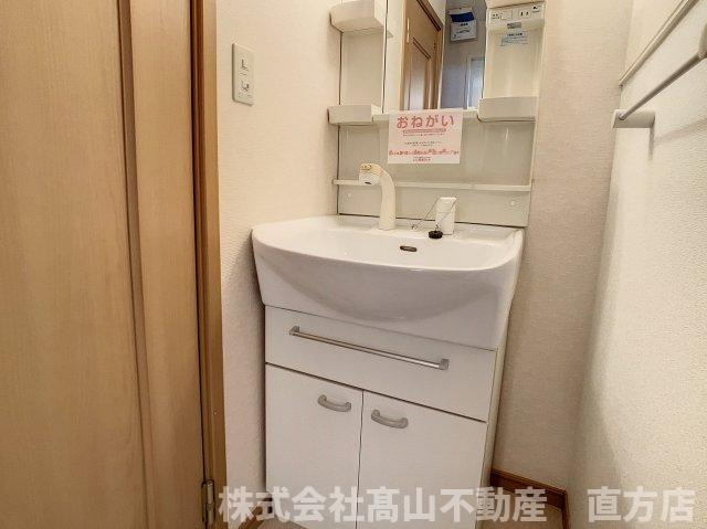 直方市大字頓野のアパートの洗面所