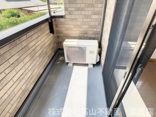 直方市大字頓野のアパートのバルコニー