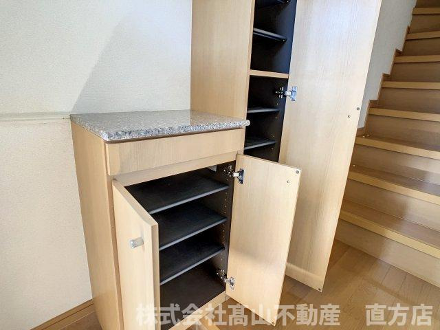 直方市大字頓野のアパートの玄関