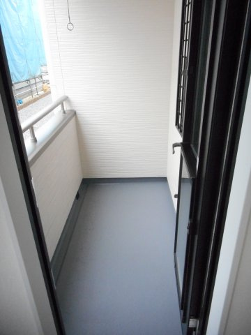 坂戸伊豆の山ハウスのバルコニー|外からの目が気にならないバルコニーで洗濯物が干せます