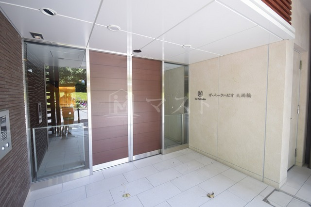 ザ・パークハビオ天満橋のエントランス