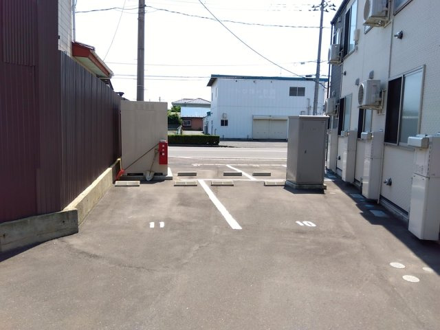 クレアージュ江陽Aの駐車場