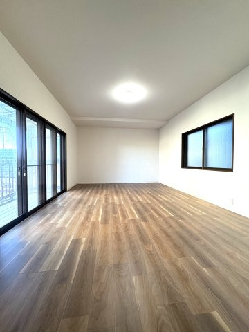 中央区女池南2丁目　リフォーム済中古戸建の洋室