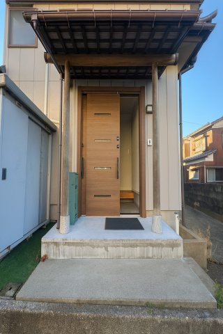 中央区女池南2丁目　リフォーム済中古戸建の玄関