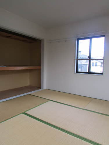 サンシャインハイツ　B棟の和室