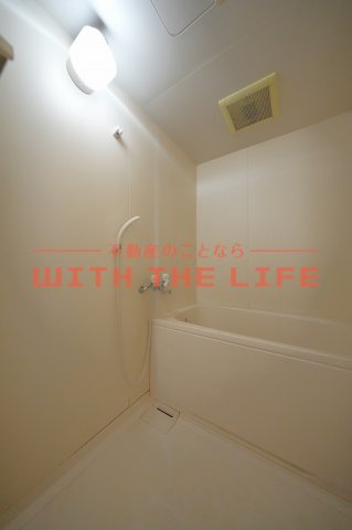 ヒノデカン【キャッシュバック対象物件】の浴室|ゆったりとした玄関です