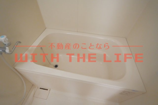 ヒノデカン【キャッシュバック対象物件】の浴室|開放的で明るい空間を演出してくれるバルコニーです