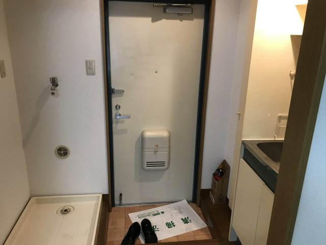 ハイツサードニックスの玄関