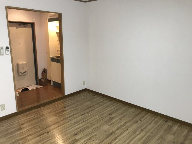 ハイツサードニックスの居間・リビング