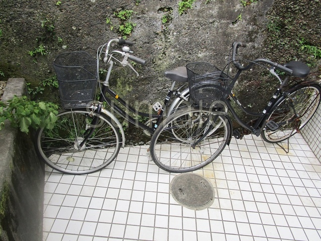 プラザ・ドゥ・モーリス　Ａ棟の駐車場|駐輪場です☆