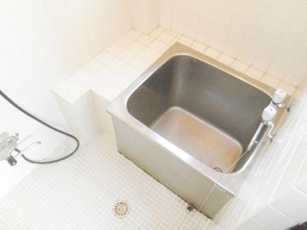 上川ビルの浴室