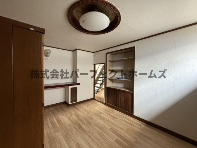 高田2丁目戸建　賃貸の洋室|使い勝手のいい洋室です