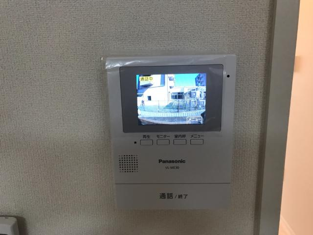アベニールの内装|カメラ付インターホン