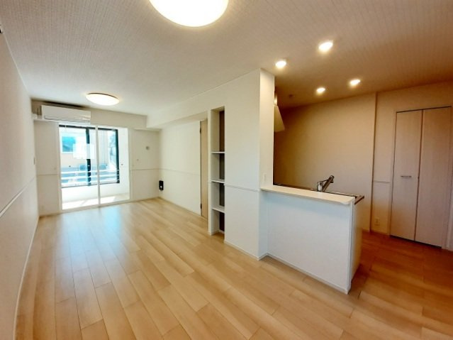 オークランド　シャルマンＡの内装|明るい室内です