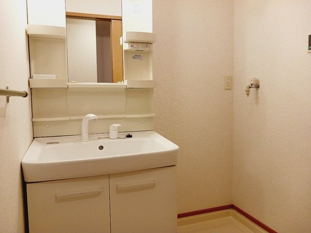 シュティルブリーゼ　ノイの洗面所|広い洗面スペース