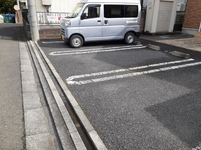 セレーノの駐車場|車をお持ちの方に嬉しい駐車場付きの物件です