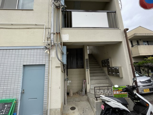 浜甲子園シーサイドマンションのエントランス