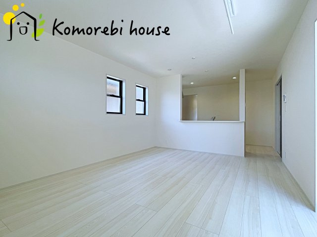 白岡市篠津　新築一戸建て　リーブルガーデン　01の居間・リビング|おしゃれなリビングです