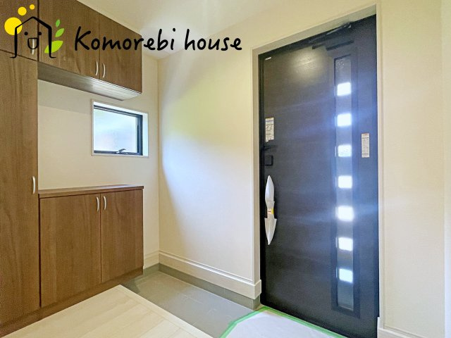 白岡市篠津　新築一戸建て　リーブルガーデン　01の玄関|毎日通る玄関はこちらです