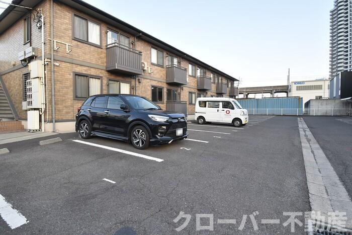 コンフォート ｲｰｽﾄの駐車場|駐車場