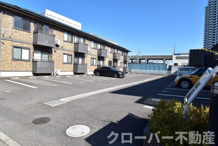 コンフォート ｲｰｽﾄの駐車場|駐車場