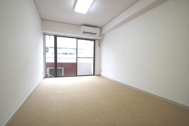 カテリーナ新宿御苑駅前