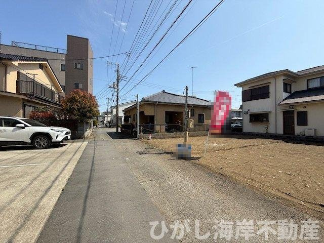 平塚市立野町　新築戸建　全２棟の前面道路含む現地写真|3月28日撮影　建築中　現地外観