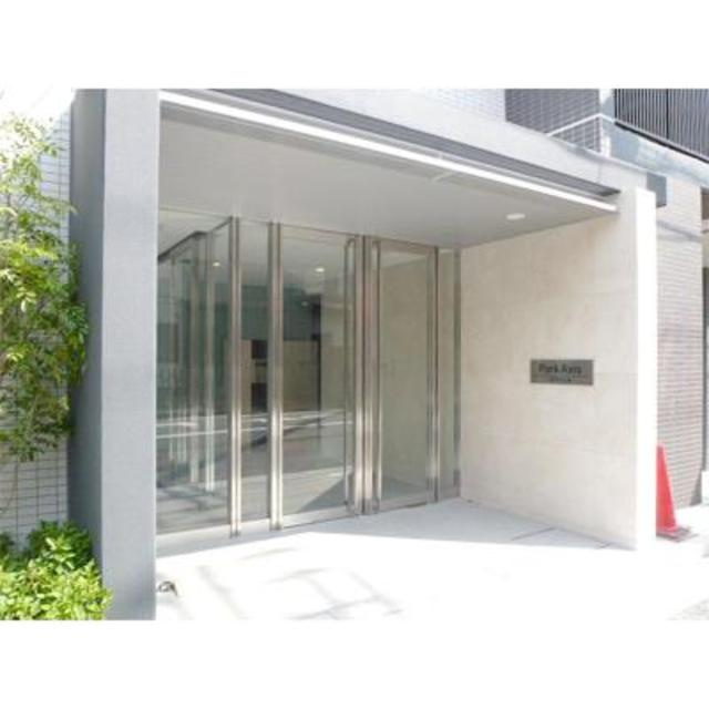 パークアクシス横浜反町公園のエントランス