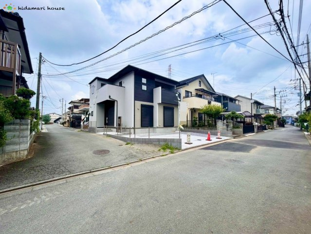 北本市中丸7丁目　全1棟　新築戸建　ブルーミング01の前面道路含む現地写真