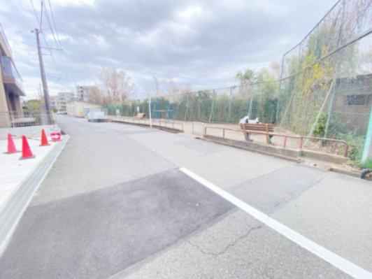 祝：成約済み　八王子市　富士見町　新築戸建て　６期の駐車場|～仲介手数料無料☆八王子ひなた不動産～　八王子市富士見町　新築戸建て