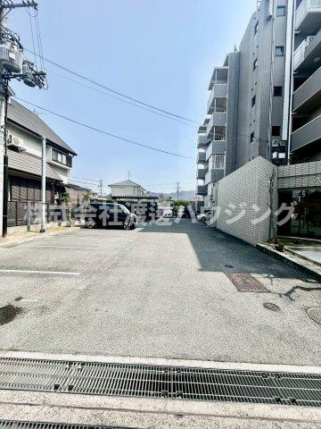 ヴェルデエスパシオの駐車場