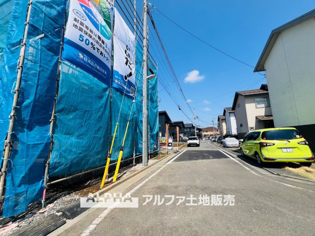 昭島市福島町２丁目新築　A号棟の前面道路含む現地写真|【Gentle Time】◆やさしい時間が流れる場所◆
包み込むような空間が、日々の緊張をそっと解く。ここで過ごすうちに、時間も人との関係も、心地よく変化していく。