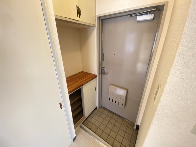 デュエットマルチョウの玄関