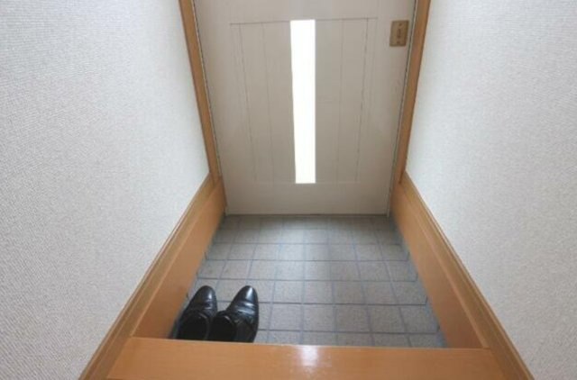 四郷町メゾネットの玄関