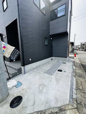 平塚市幸町新築戸建て　2期1号棟の駐車場