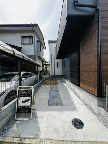 平塚市幸町新築戸建て　2期1号棟の駐車場