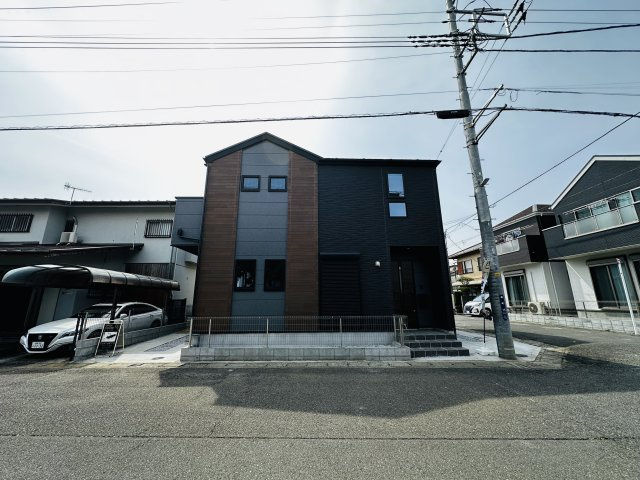 平塚市幸町新築戸建て　2期1号棟の前面道路含む現地写真