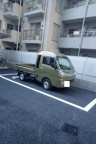 テレジャンデール護国寺EASTの駐車場