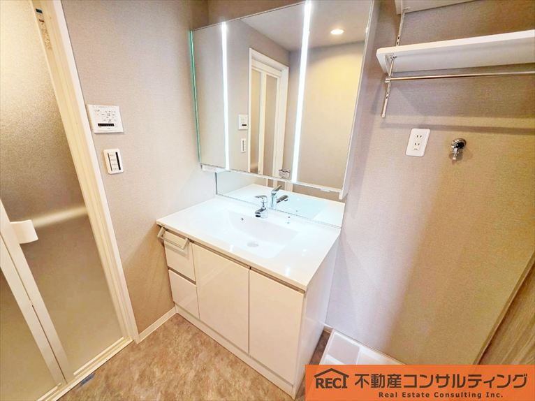 シャルマンコーポ西宮東の独立洗面台