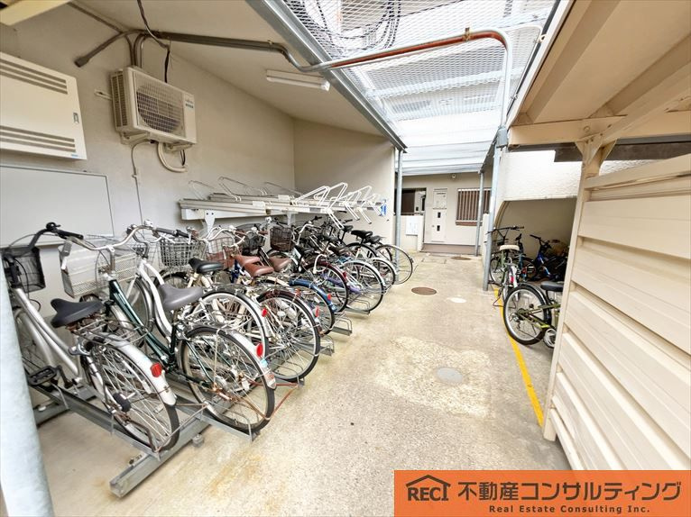 シャルマンコーポ西宮東の駐車場