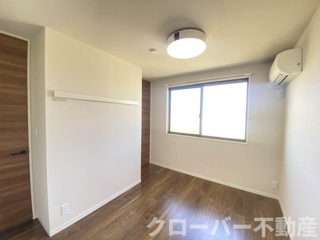 ルミエール津森の洋室