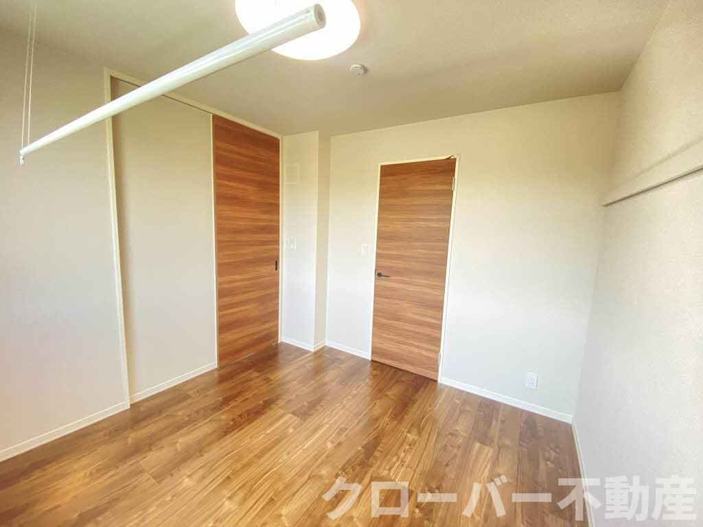 ルミエール津森の洋室