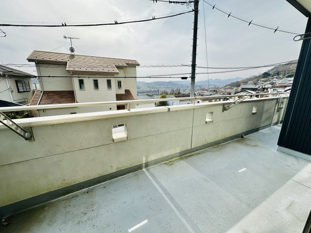 秦野市曽屋　中古一戸建てのバルコニー